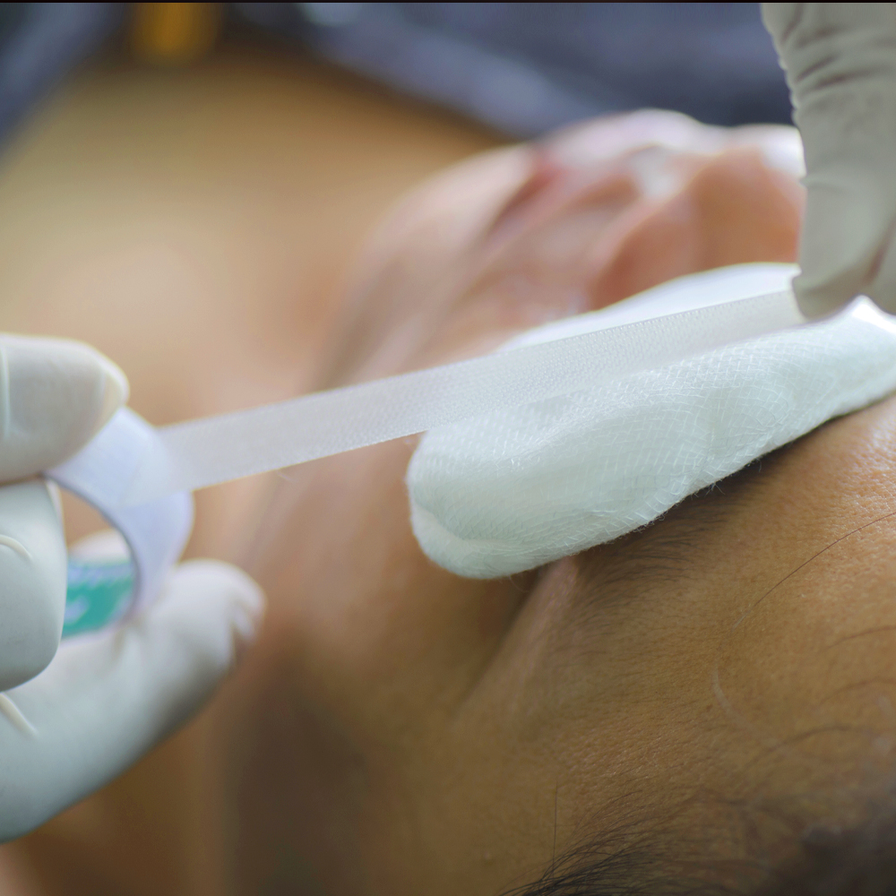 eye emergency treated at Bella Optical